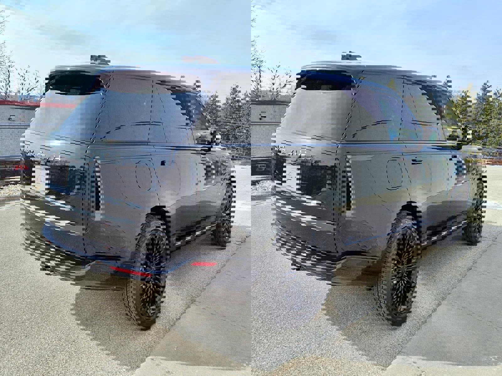 New 2026 Land Rover Range Rover Long Wheelbase SE image 5