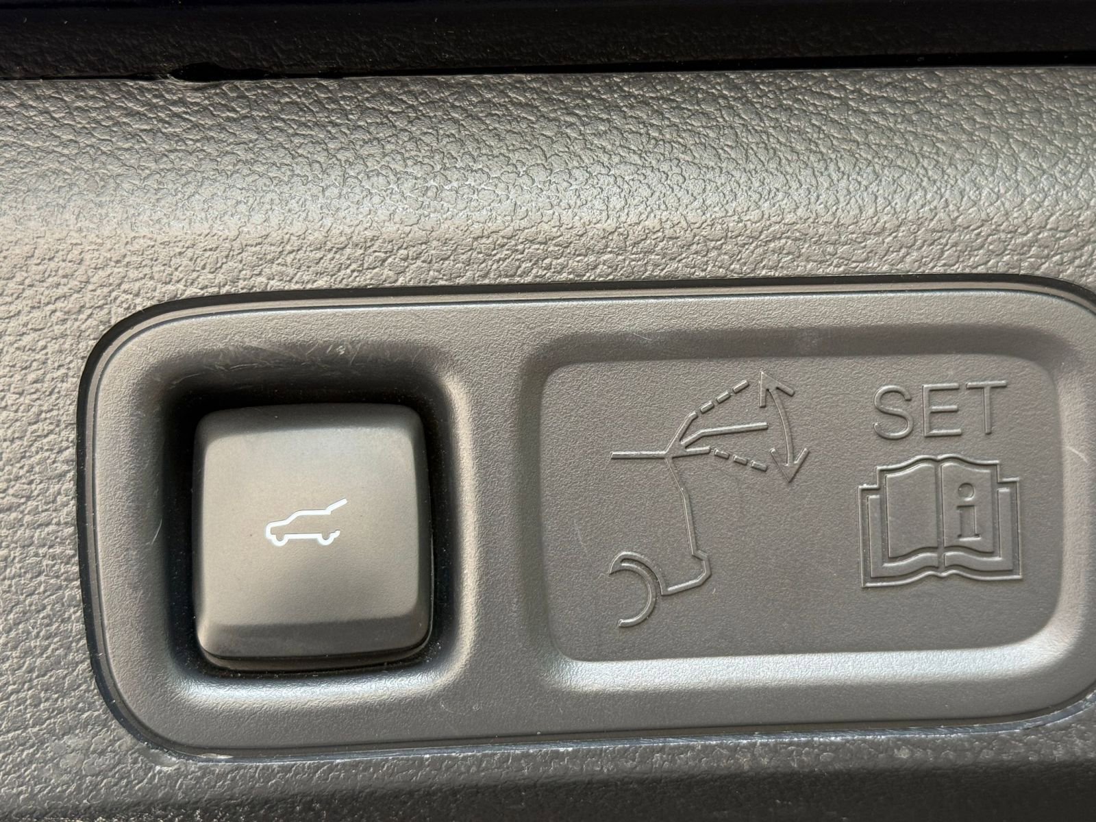 Used 2024 Ford Expedition Limited AWD/4WD image 23