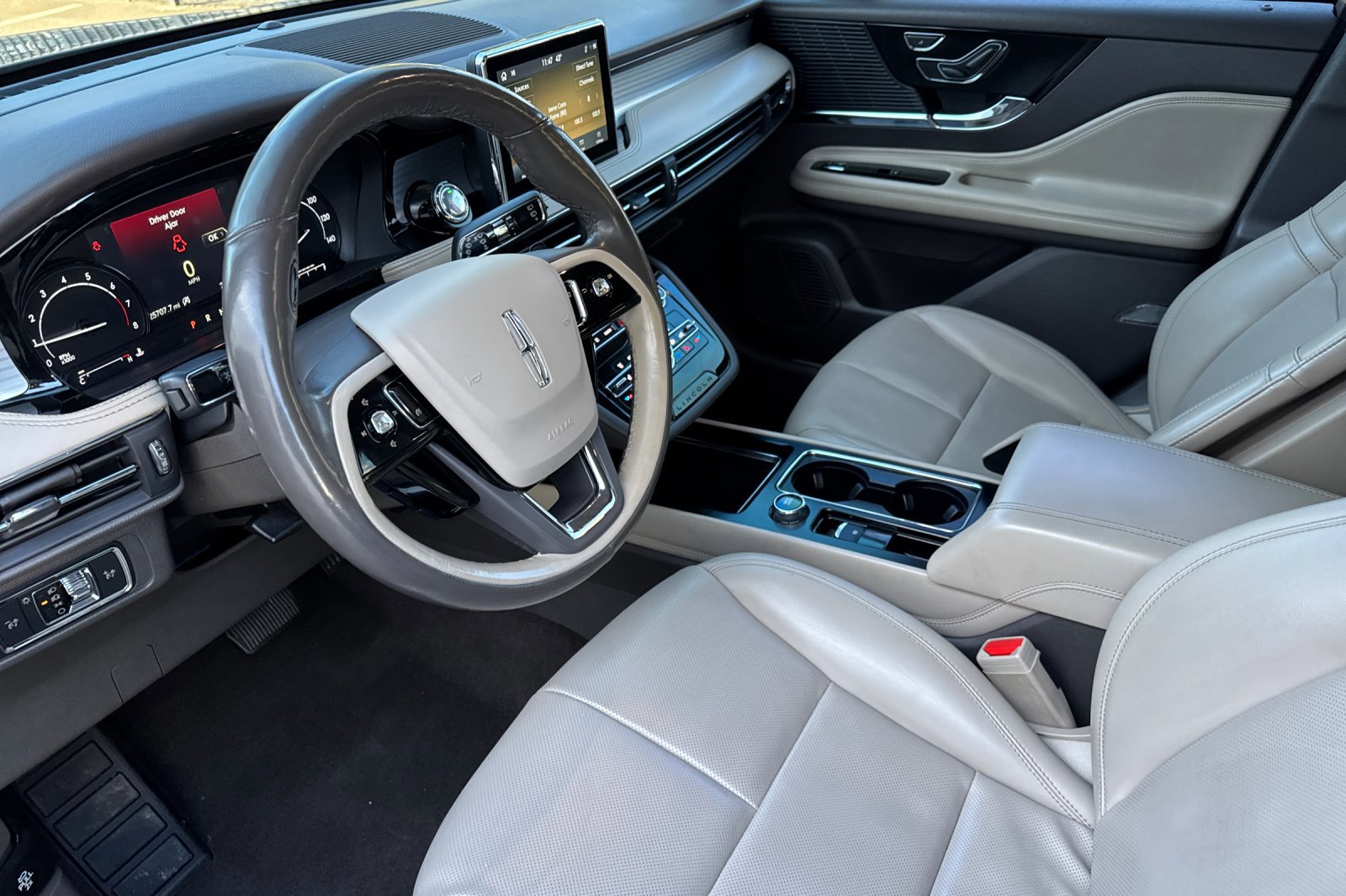 Certified 2021 Lincoln Corsair AWD w/ Equipment Group 101A image 10