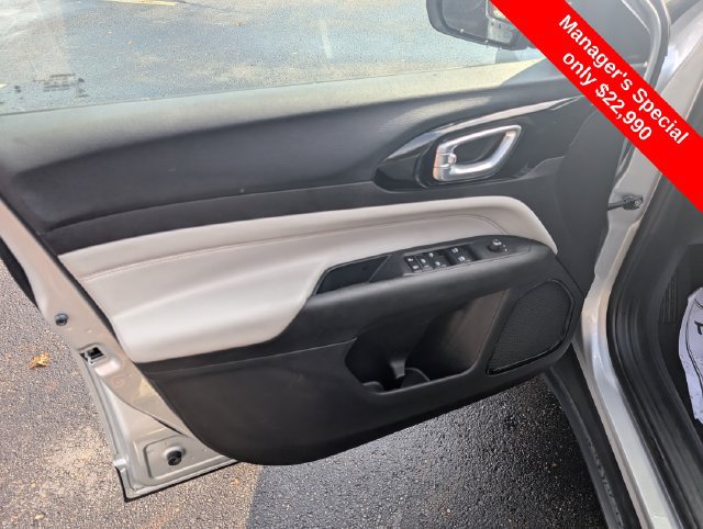 Used 2025 Jeep Compass Limited AWD/4WD image 14