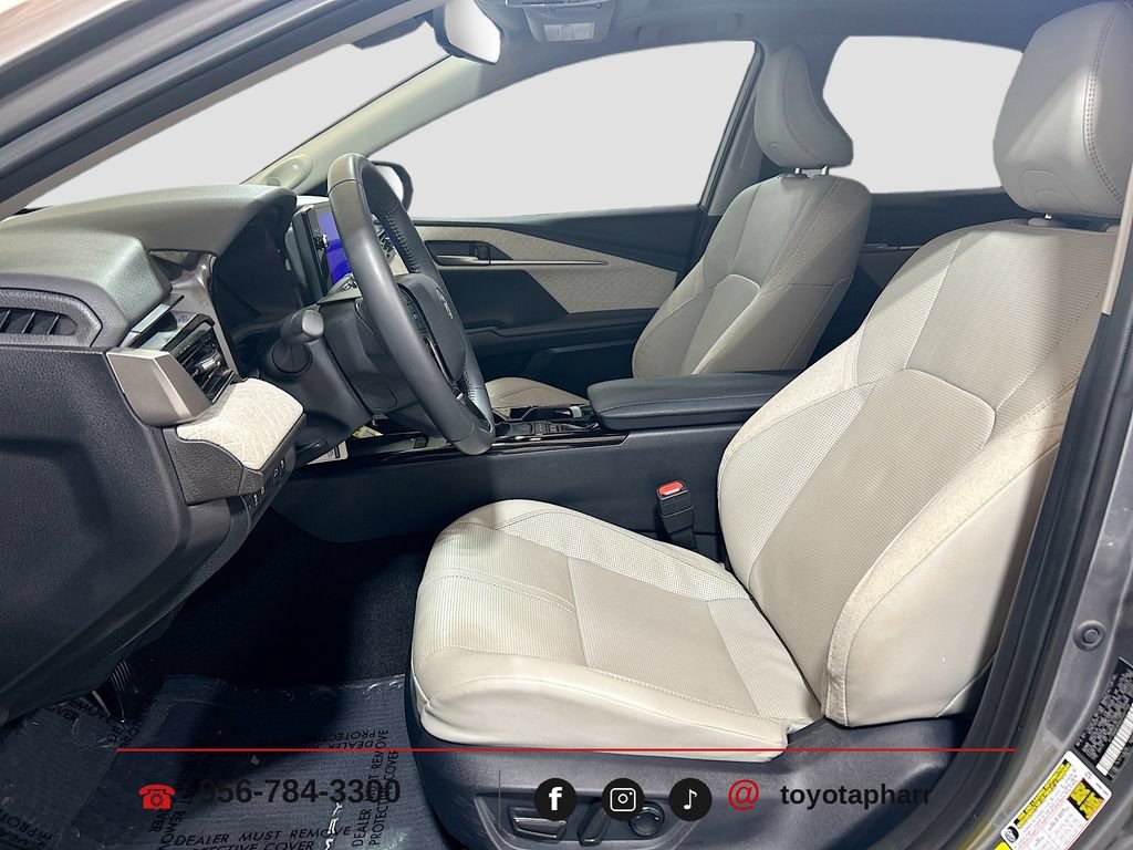 Used 2025 Toyota Camry XLE w/ Premium Package FWD image 20