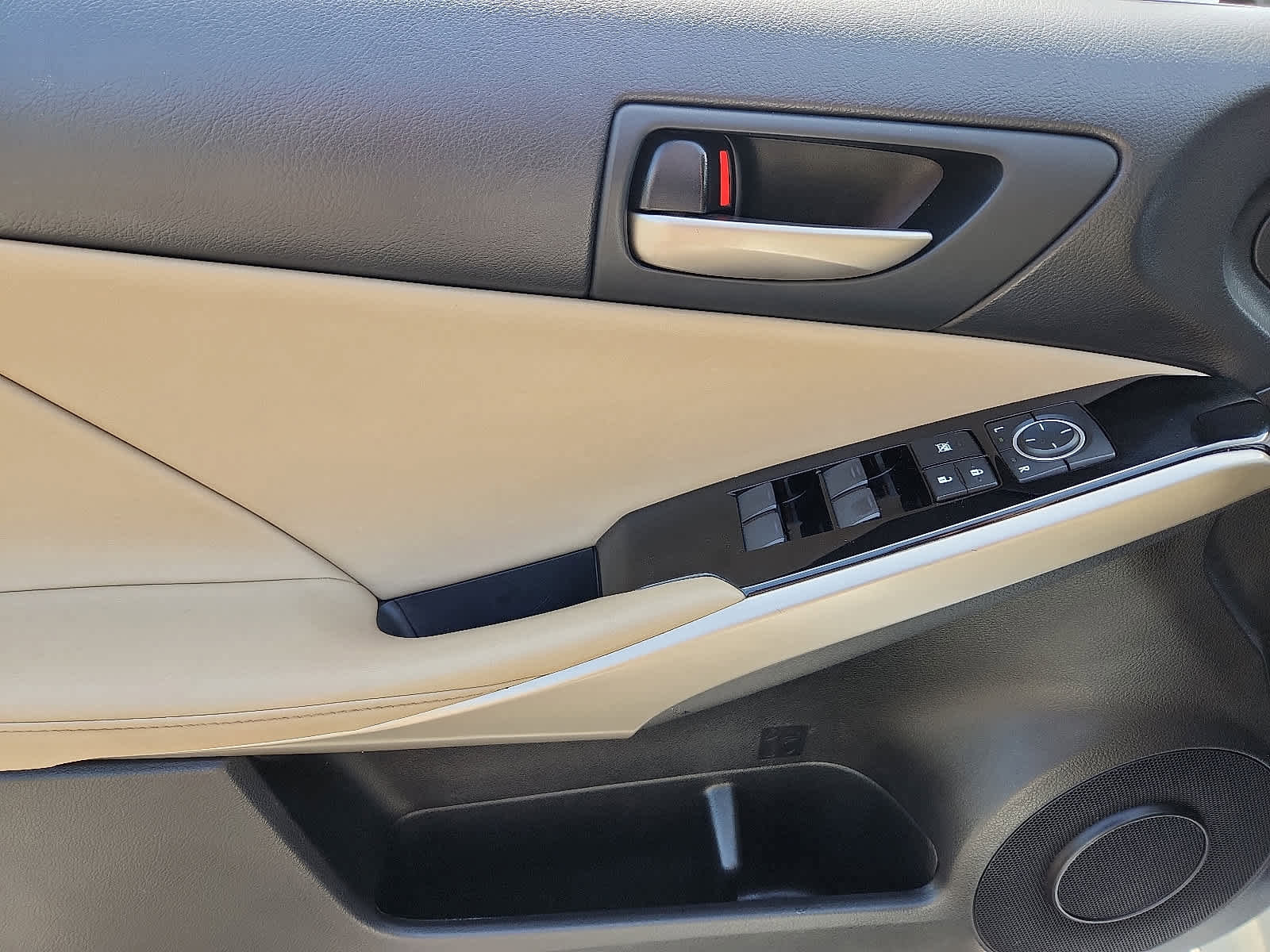 Used 2020 Lexus IS 300 AWD image 14