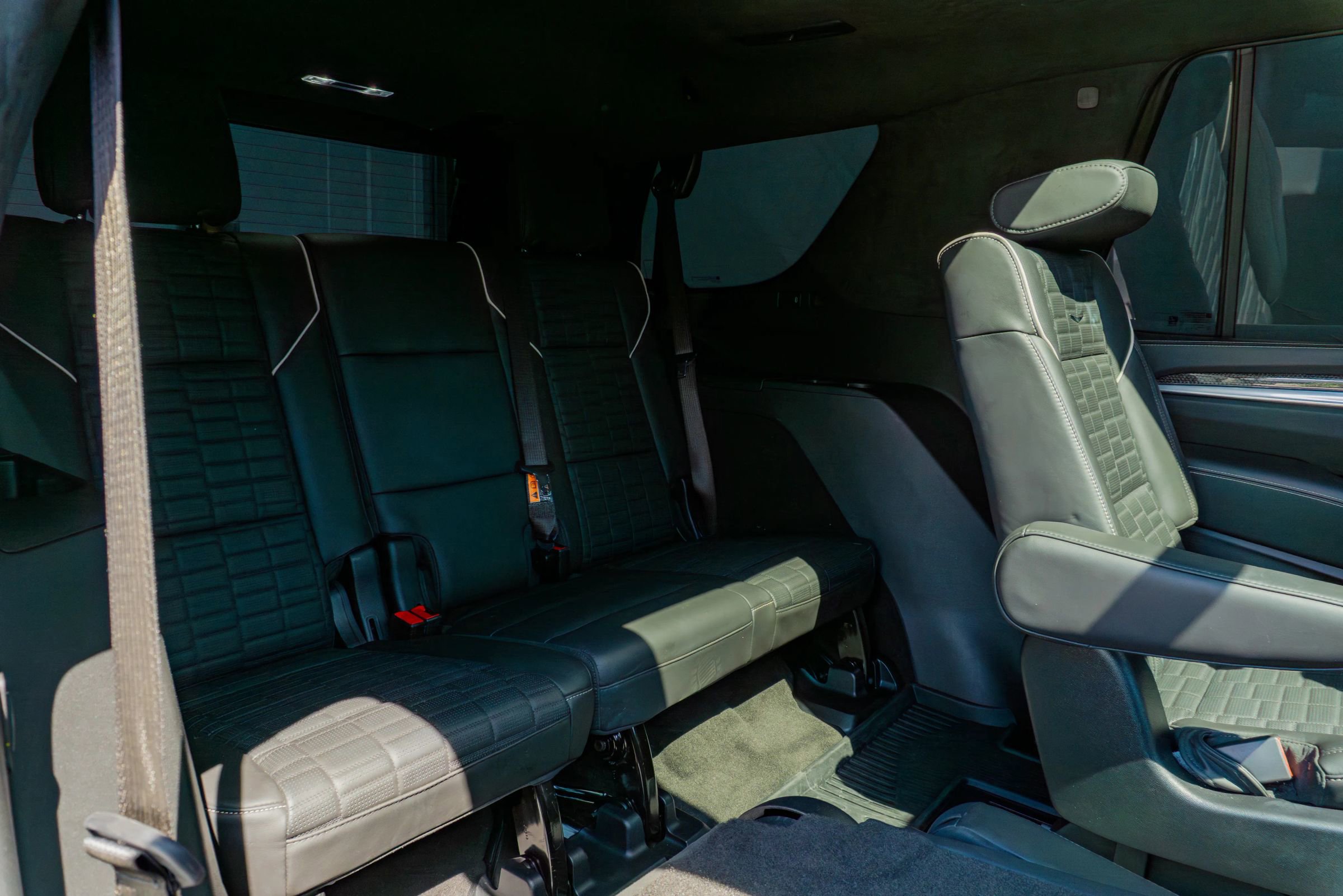 Used 2025 Cadillac Escalade V w/ LPO, ONYX Package AWD/4WD image 61