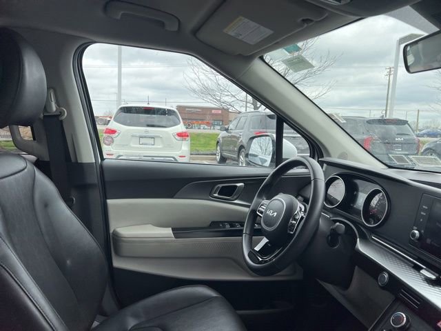 Used 2024 Kia Carnival LX FWD image 37