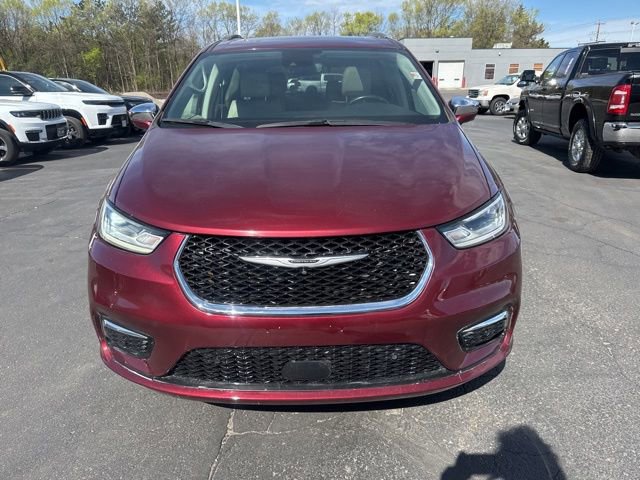 Used 2021 Chrysler Pacifica Limited w/ Premium & Safety Sphere Group AWD/4WD image 3