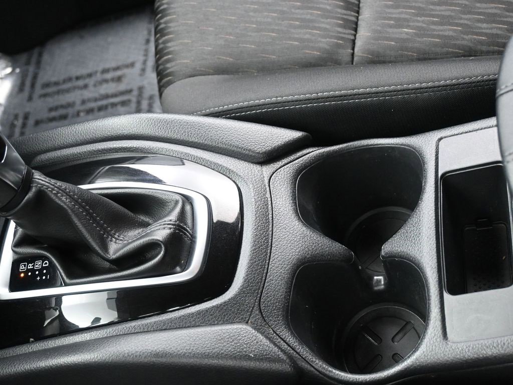 Used 2018 Nissan Rogue S image 22