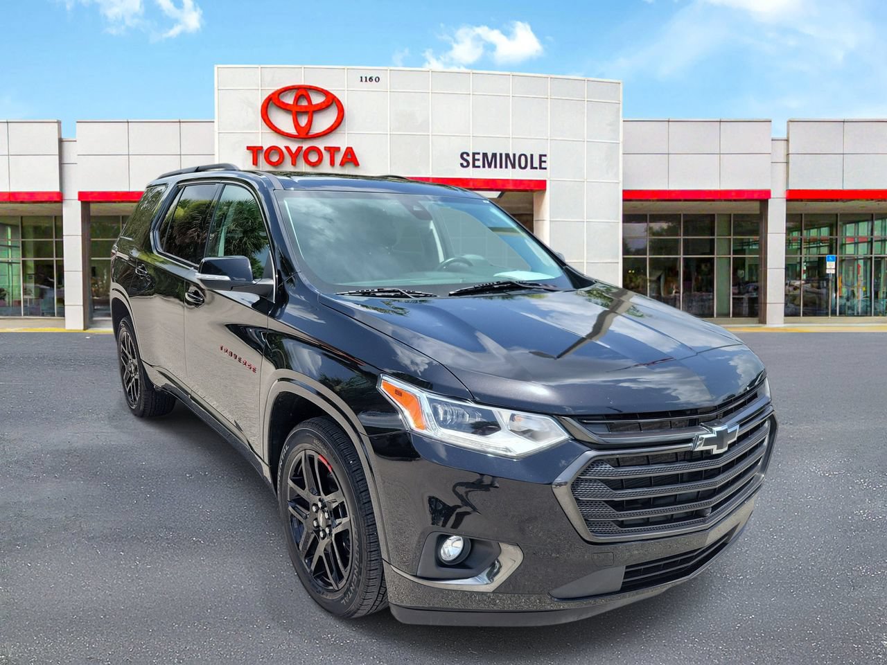 Used 2021 Chevrolet Traverse Premier w/ Redline Edition AWD/4WD image 2
