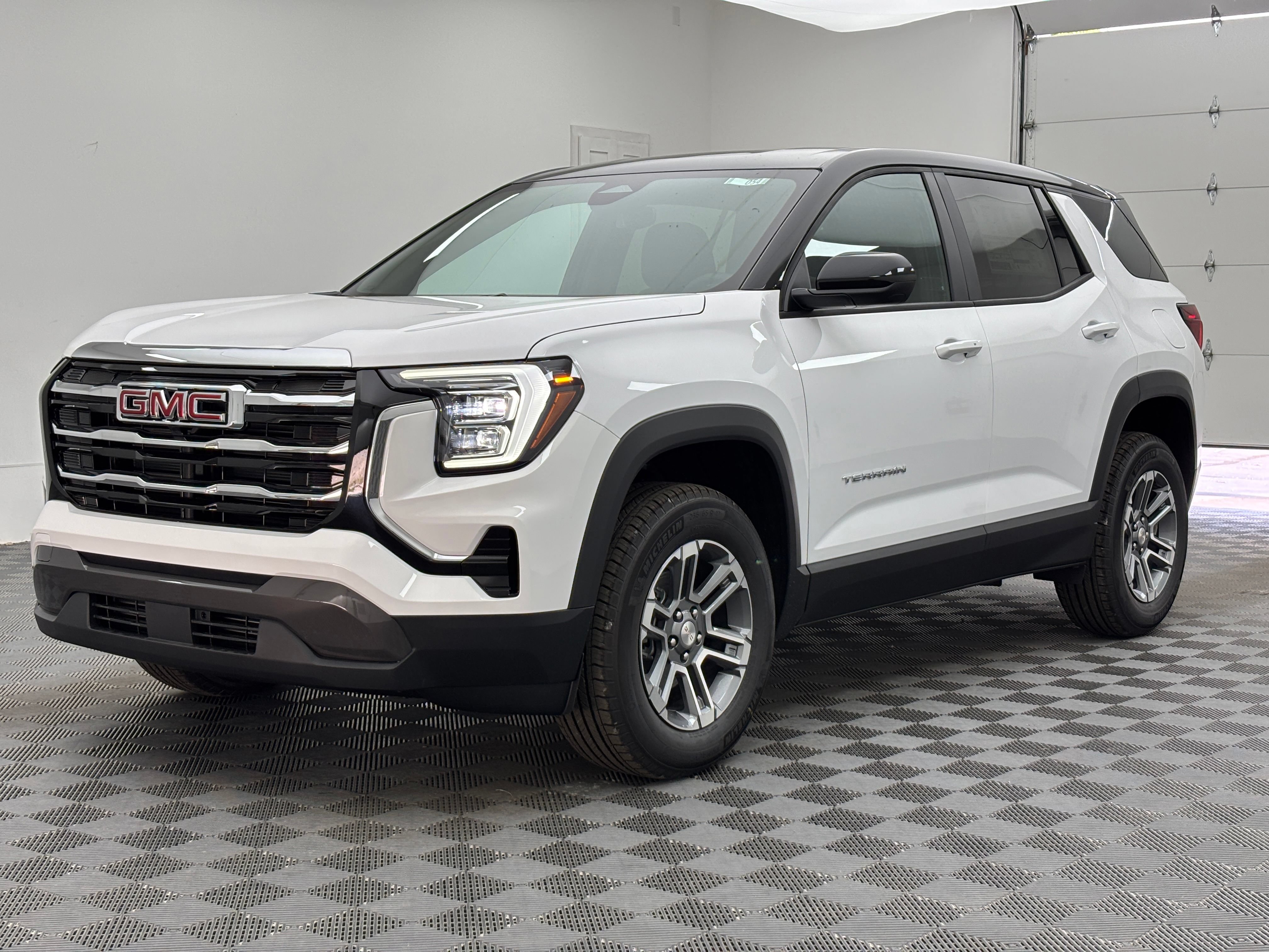 New 2027 GMC Terrain Elevation FWD image 2