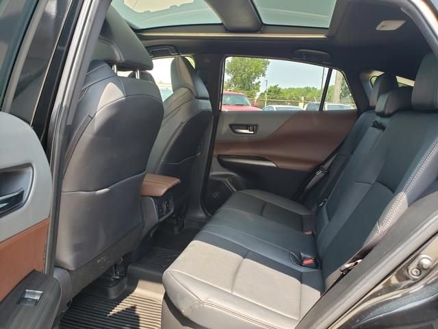 Used 2022 Toyota Venza Limited AWD/4WD image 14