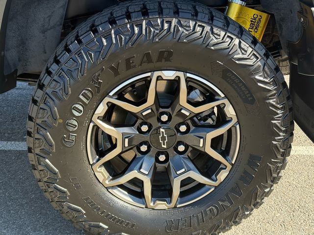 Used 2024 Chevrolet Colorado ZR2 w/ ZR2 Convenience Package III image 43