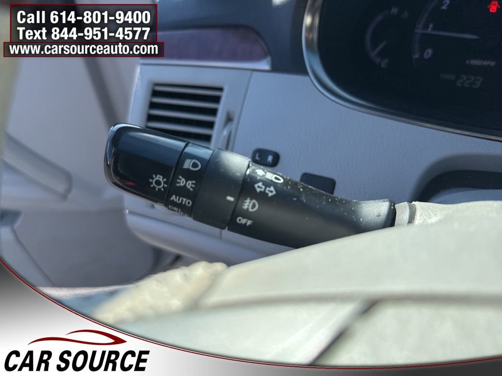 Used 2012 Toyota Avalon Limited image 20