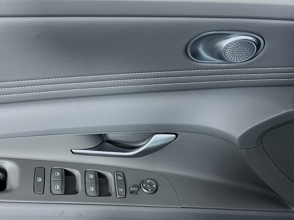 New 2026 Hyundai Elantra SEL Sport image 18