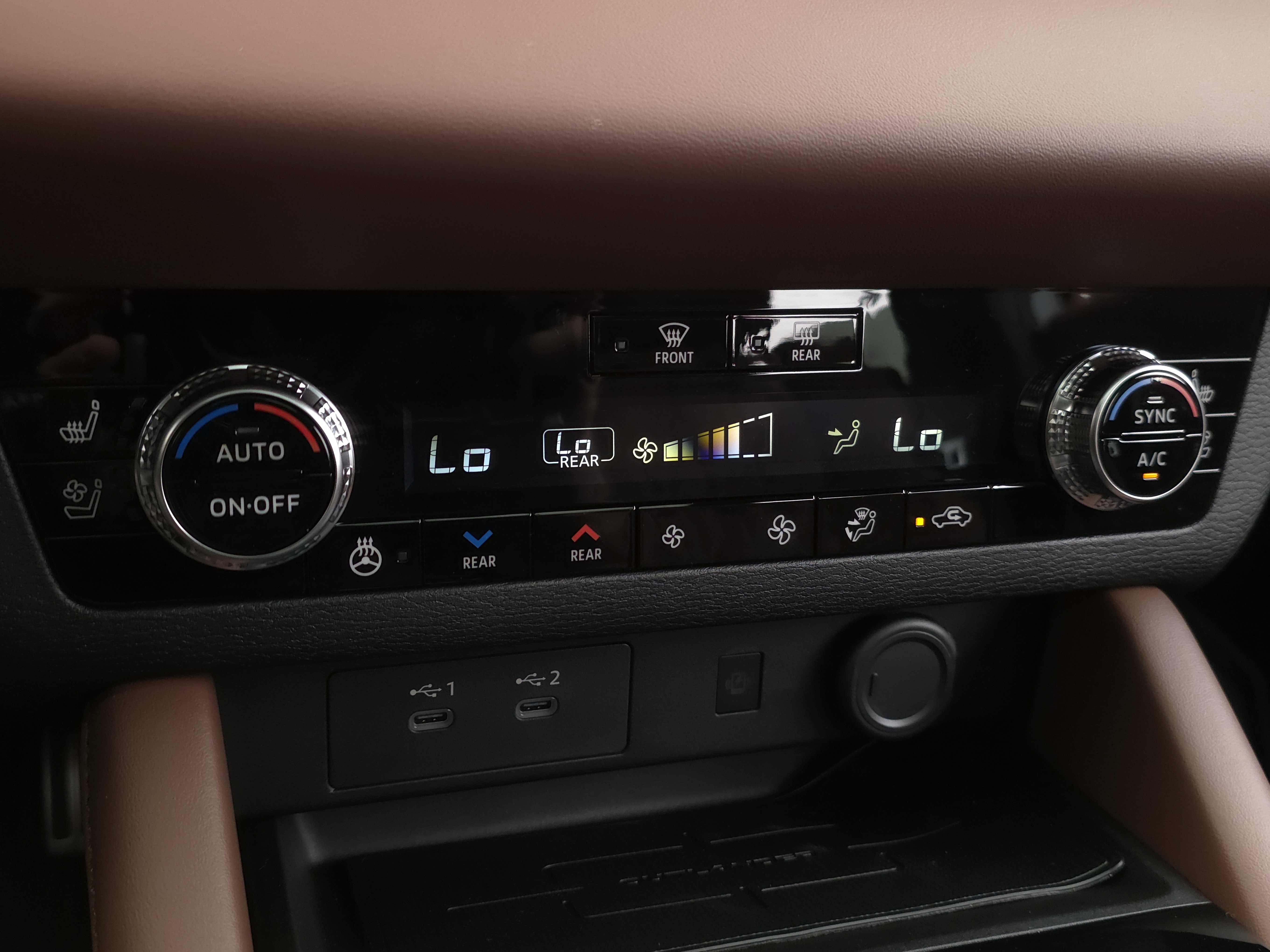 New 2025 Mitsubishi Outlander SEL image 17