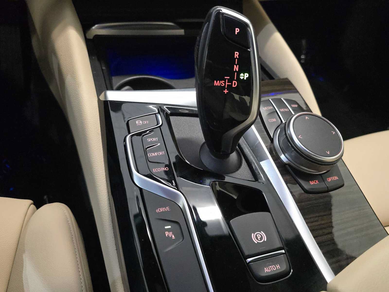 Used 2019 BMW 530e xDrive w/ Convenience Package AWD/4WD image 16
