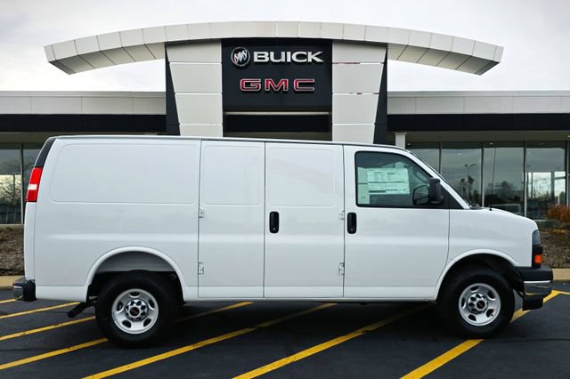 New 2025 GMC Savana 2500 w/ Chrome Appearance Package RWD image 10