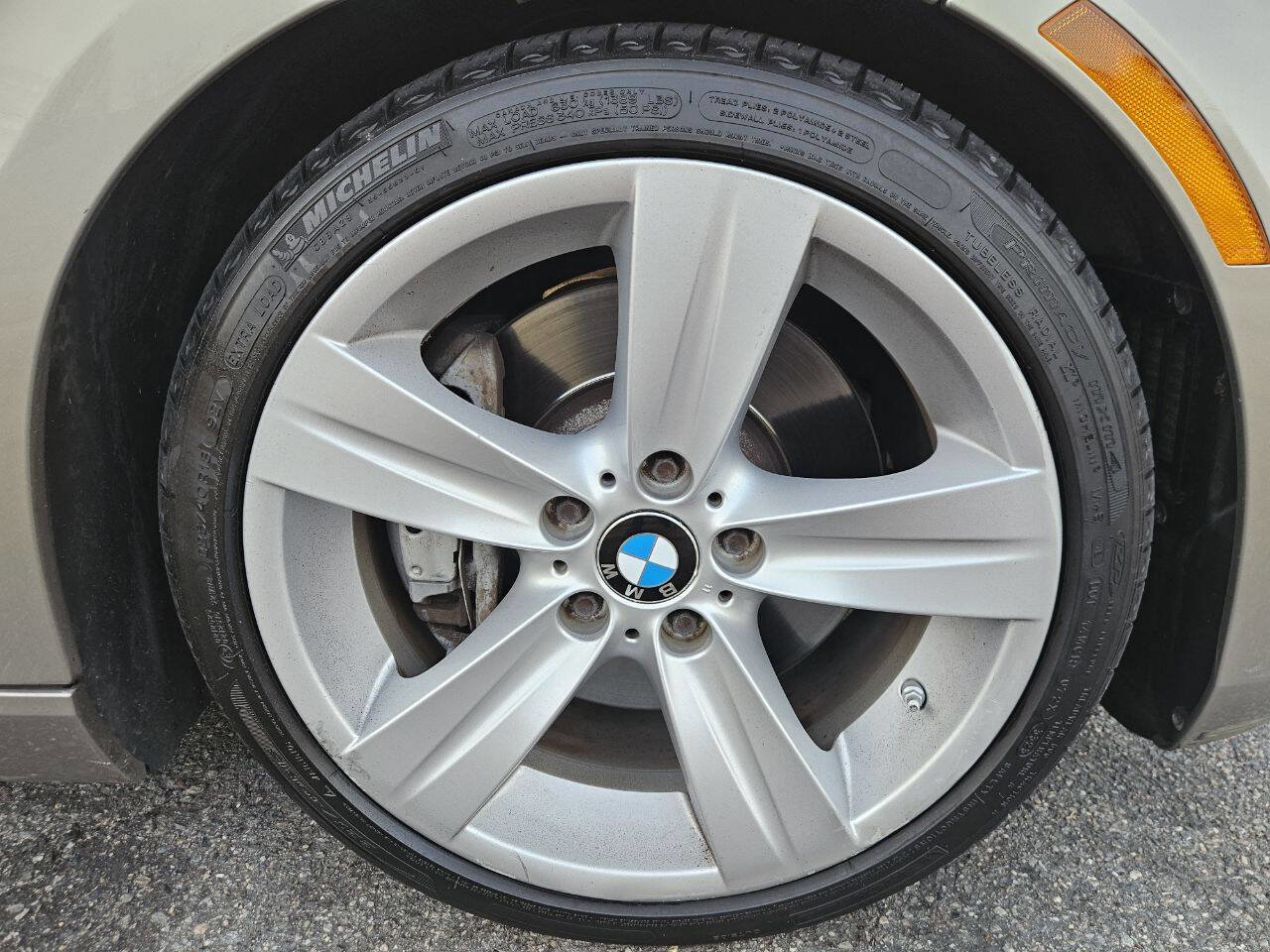 Used 2009 BMW 335i Convertible image 25