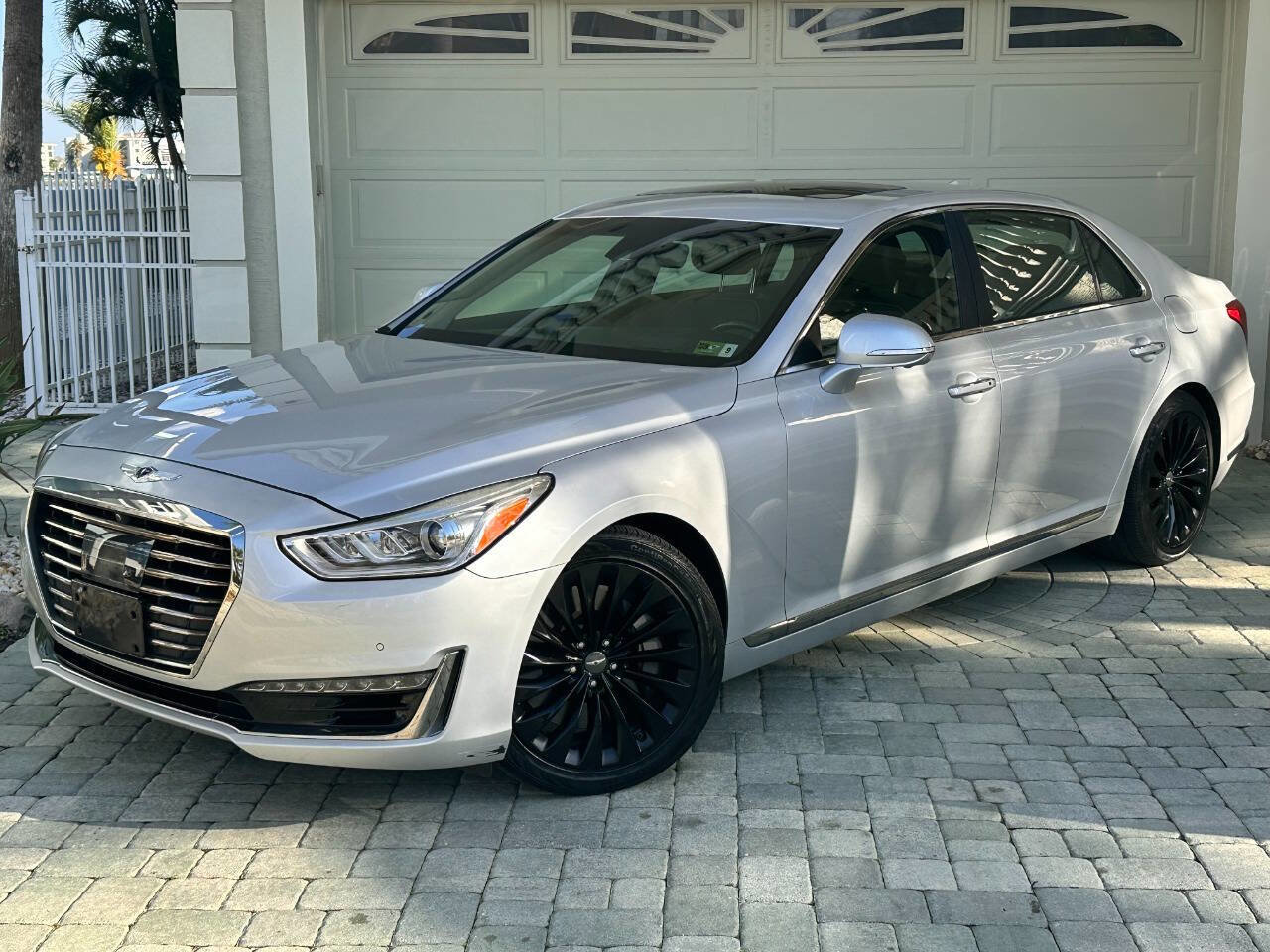 Used 2017 Genesis G90 5.0 Ultimate image 3