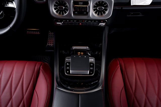 Used 2025 Mercedes-Benz G 63 AMG 4MATIC image 34