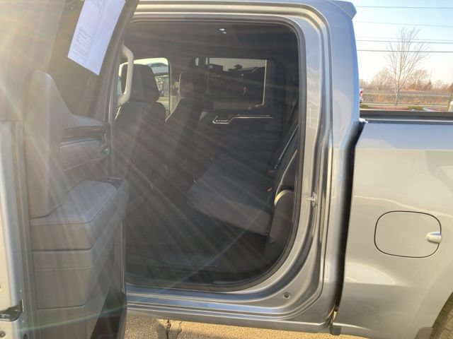 Used 2025 Chevrolet Silverado 1500 LT AWD/4WD image 22