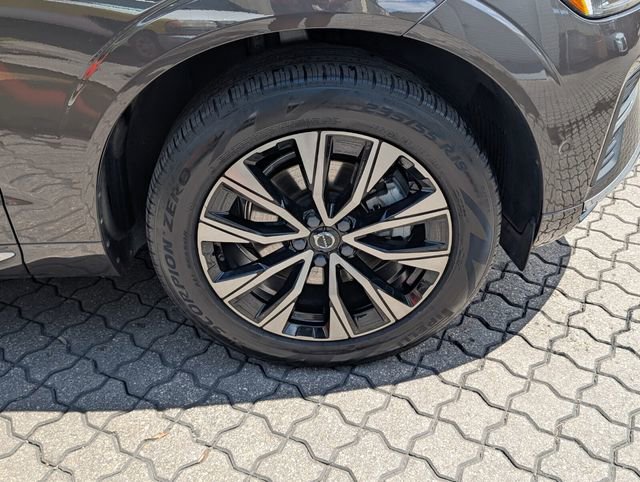 Used 2023 Volvo XC60 B5 Plus w/ Protection Package Premier image 20