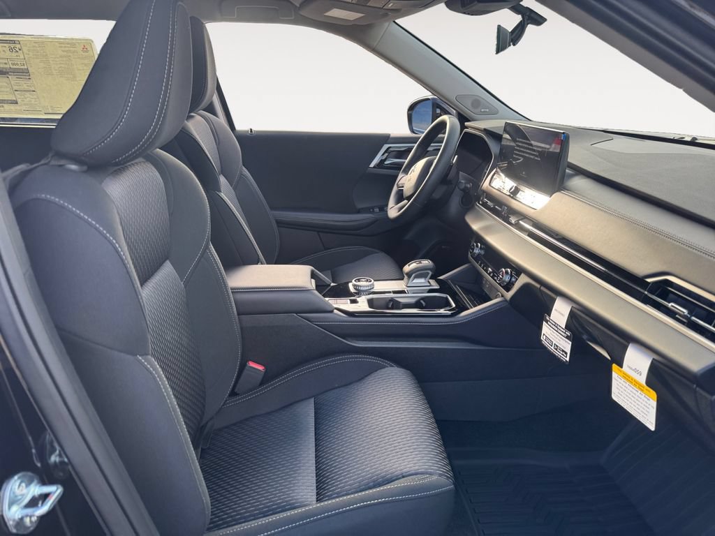 New 2026 Mitsubishi Outlander ES AWD/4WD image 15