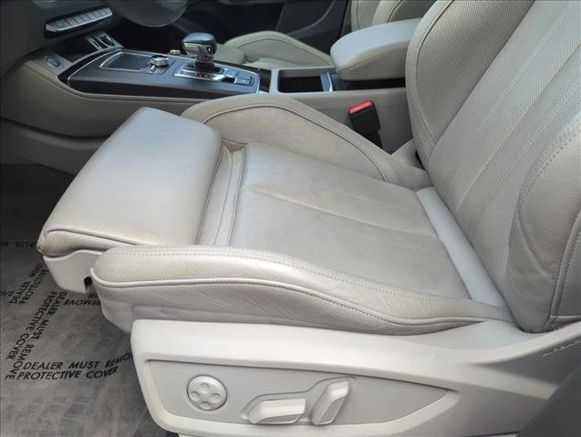 Used 2020 Audi Q5 e Prestige w/ Prestige Package image 12