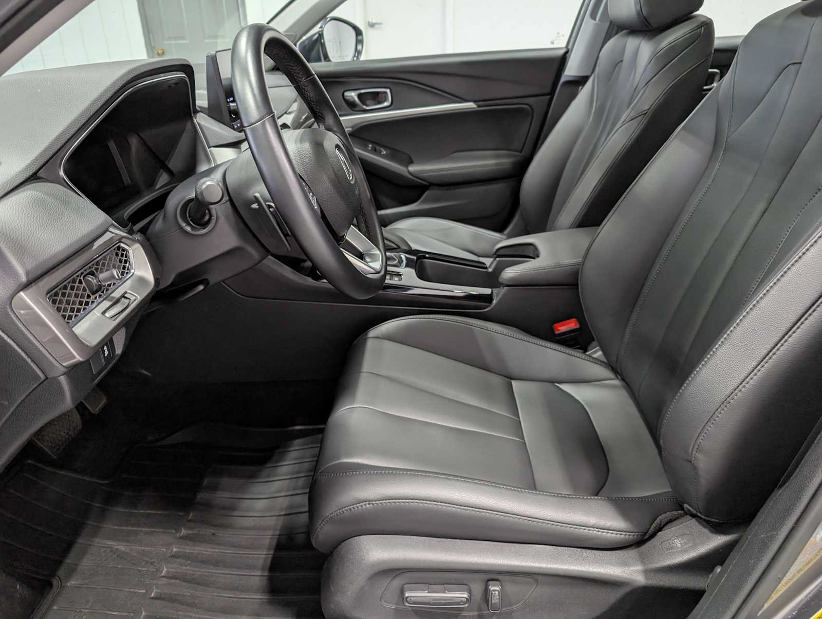 Certified 2025 Acura Integra FWD image 4