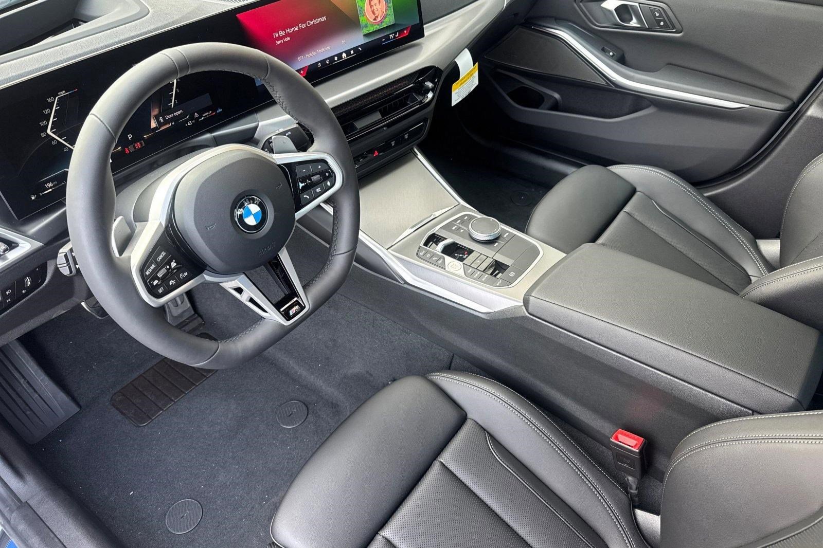 Used 2026 BMW 330i Sedan w/ M Sport Package RWD image 4