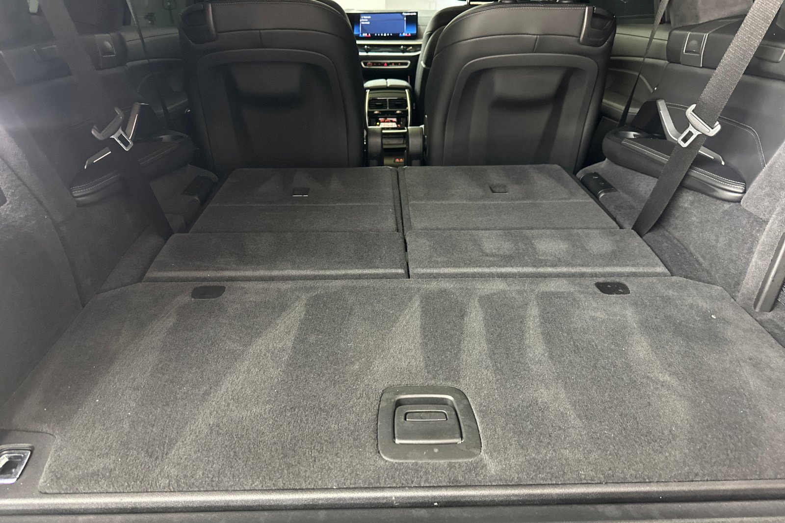 Certified 2025 BMW X7 xDrive40i w/ M Sport Package image 34