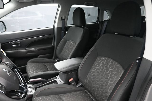 Used 2026 Mitsubishi Outlander Sport LE AWD/4WD image 14