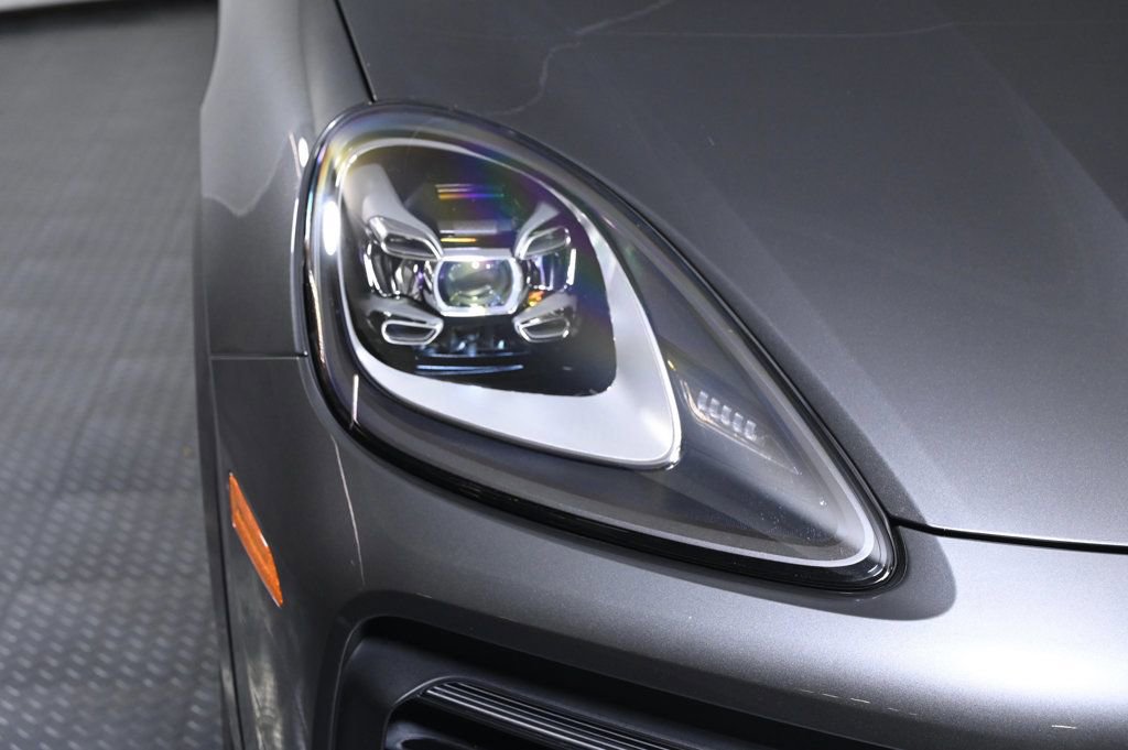 Certified 2021 Porsche Cayenne S image 11