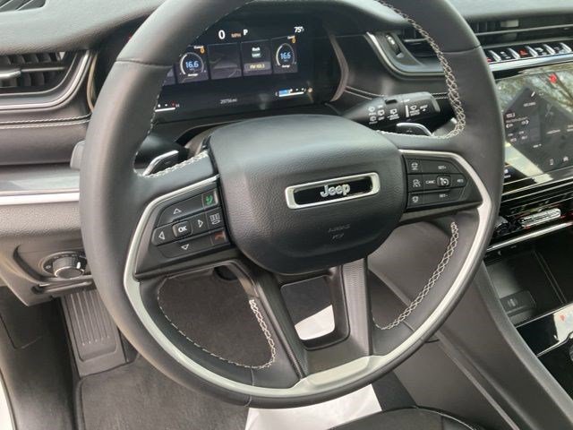 Used 2023 Jeep Grand Cherokee L Laredo AWD/4WD image 15