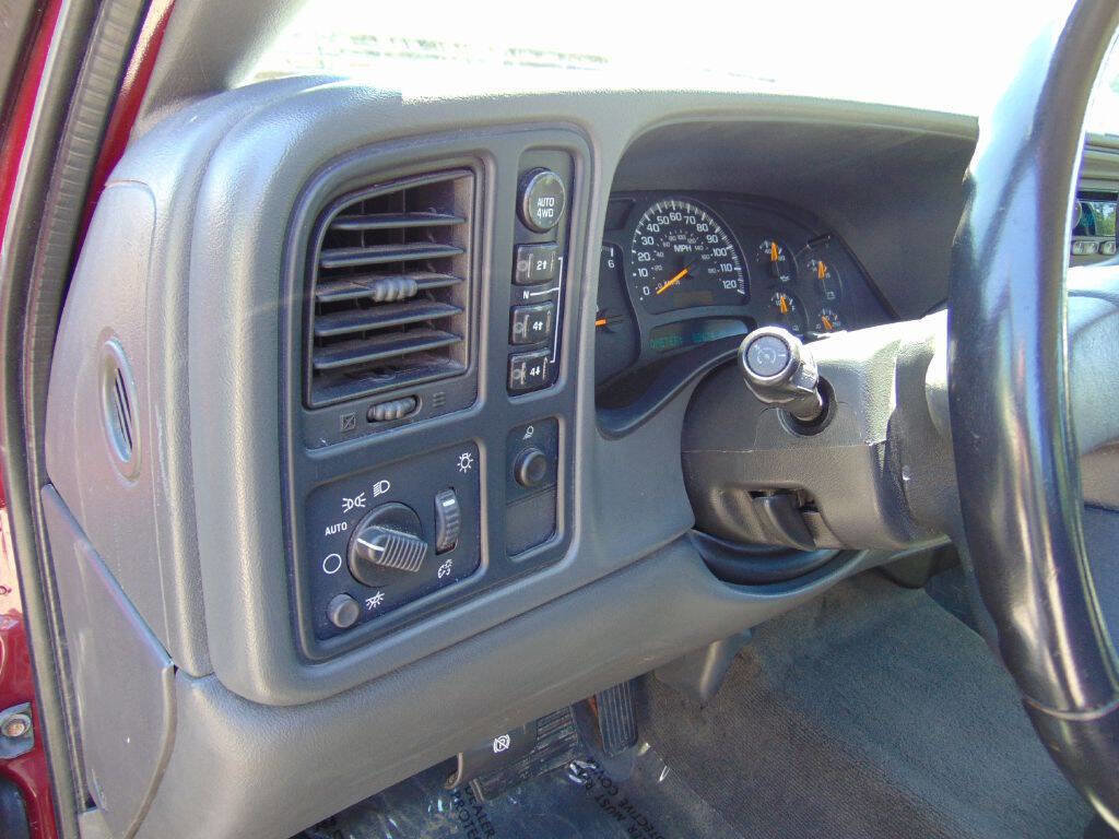 Used 2005 Chevrolet Silverado 1500 LS w/ Light Duty Power Package AWD/4WD image 9