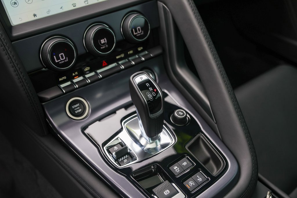 Used 2023 Jaguar F-TYPE R image 20