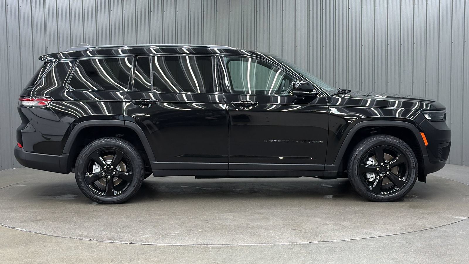 Used 2023 Jeep Grand Cherokee L Altitude AWD/4WD image 6