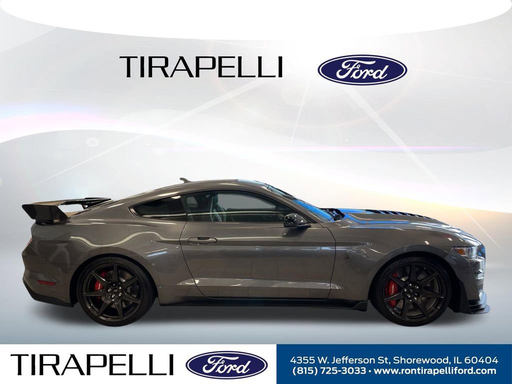 Used 2021 Ford Mustang Shelby GT500 w/ Carbon Fiber Track Pack RWD image 2