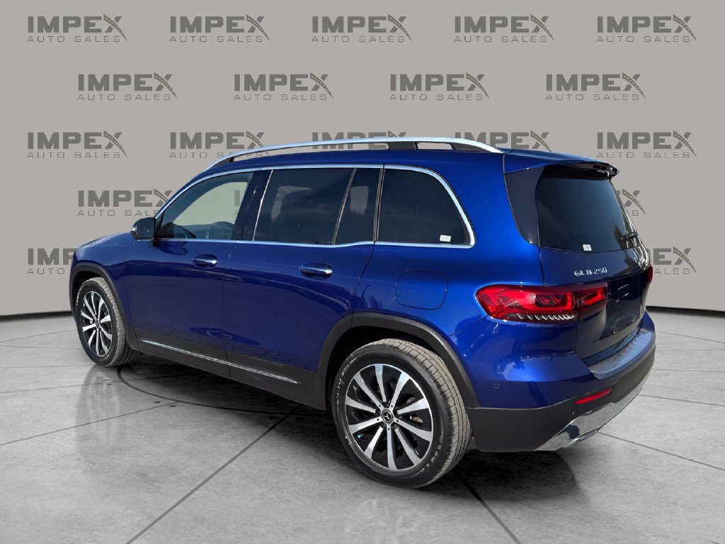 Used 2020 Mercedes-Benz GLB 250 4MATIC w/ Premium Package image 3