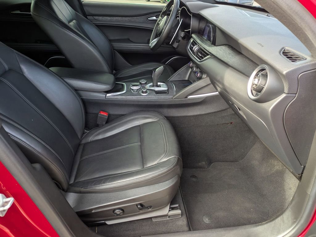 Used 2023 Alfa Romeo Stelvio Sprint AWD/4WD image 24