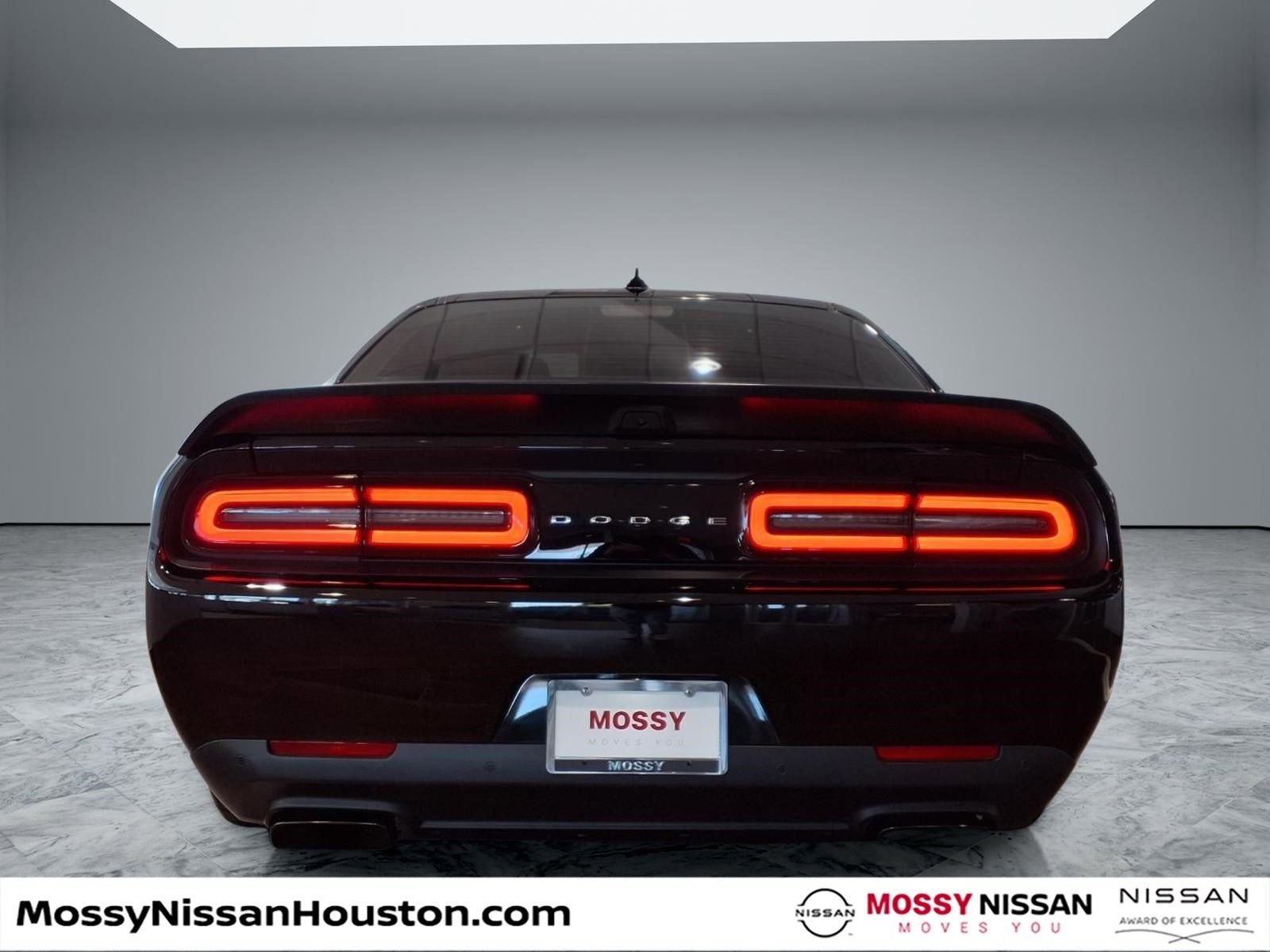 Used 2019 Dodge Challenger SRT Hellcat Redeye image 5