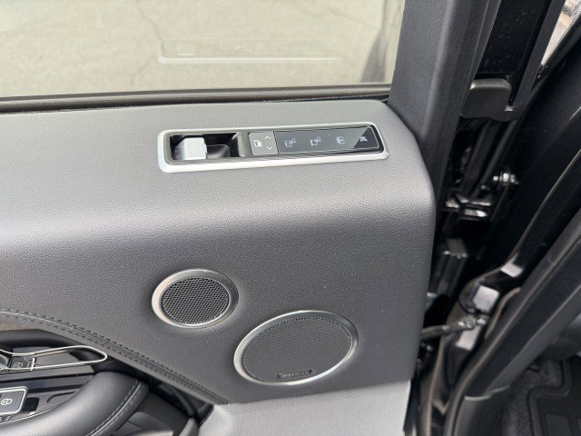 Used 2020 Land Rover Range Rover HSE image 10