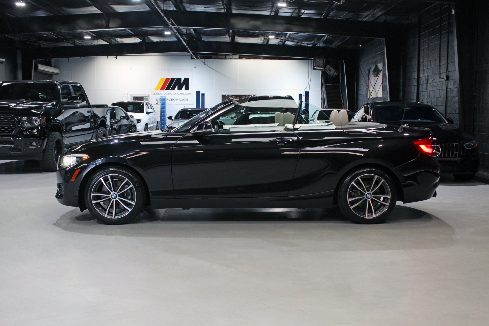 Used 2018 BMW 230i Convertible RWD image 3