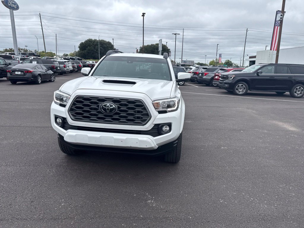 Used 2023 Toyota Tacoma TRD Sport w/ Technology Package AWD/4WD image 4