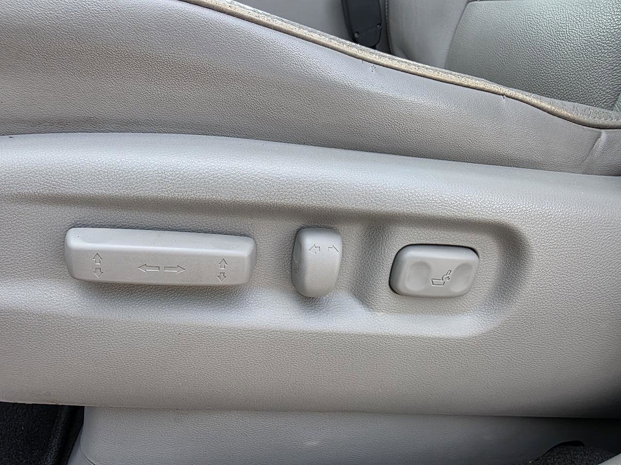 Used 2010 Honda Pilot Touring image 11