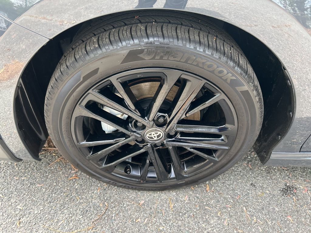 Used 2025 Toyota Camry SE w/ Convenience Package image 12