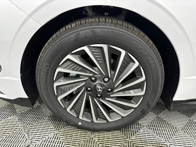 New 2025 Hyundai Sonata SEL image 12