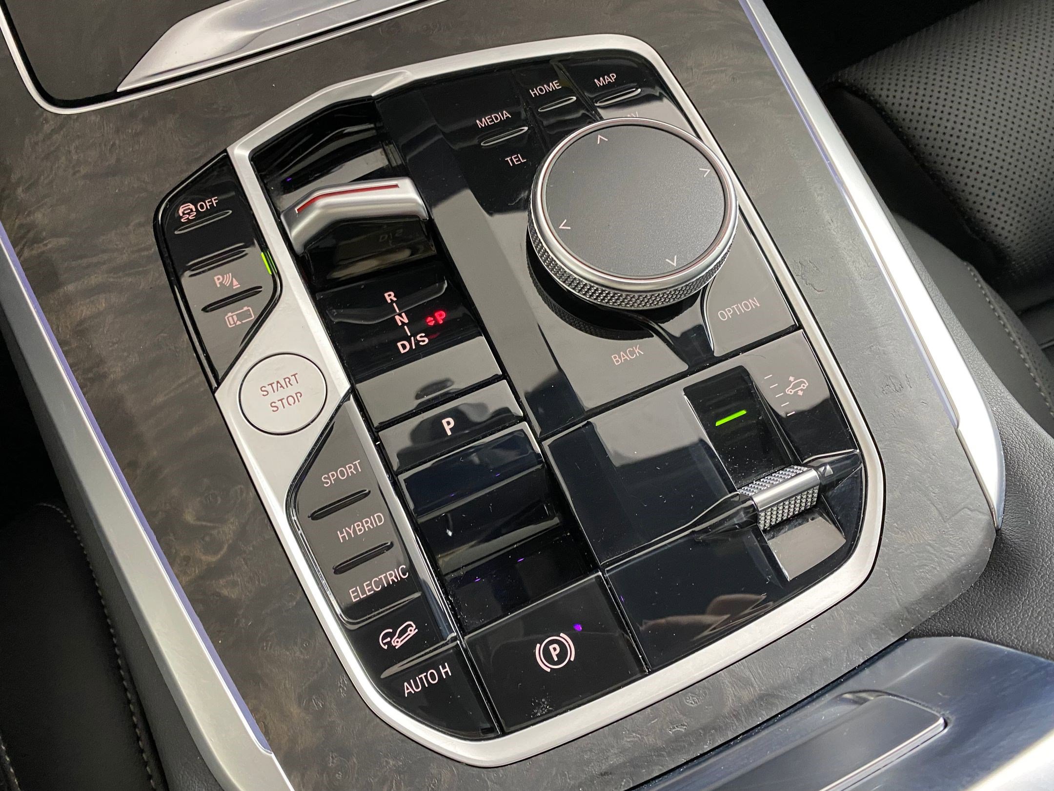 Used 2025 BMW X5 xDrive50e w/ Premium Package image 19