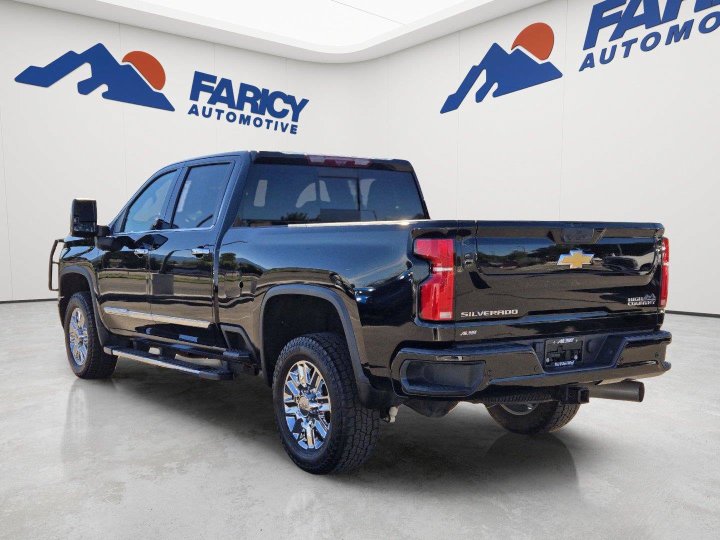 Used 2024 Chevrolet Silverado 3500 High Country w/ Technology Package AWD/4WD image 8