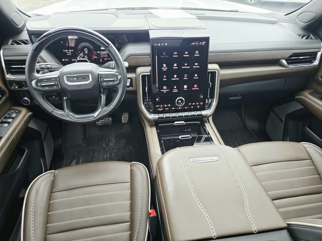 Used 2025 GMC Yukon Denali Ultimate AWD/4WD image 7