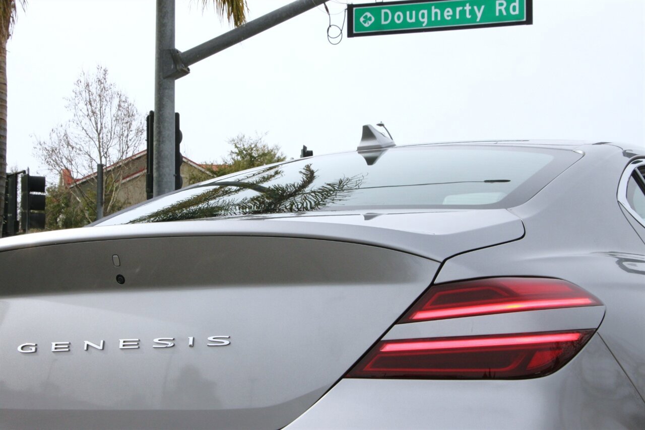 Used 2022 Genesis G70 2.0T RWD image 10