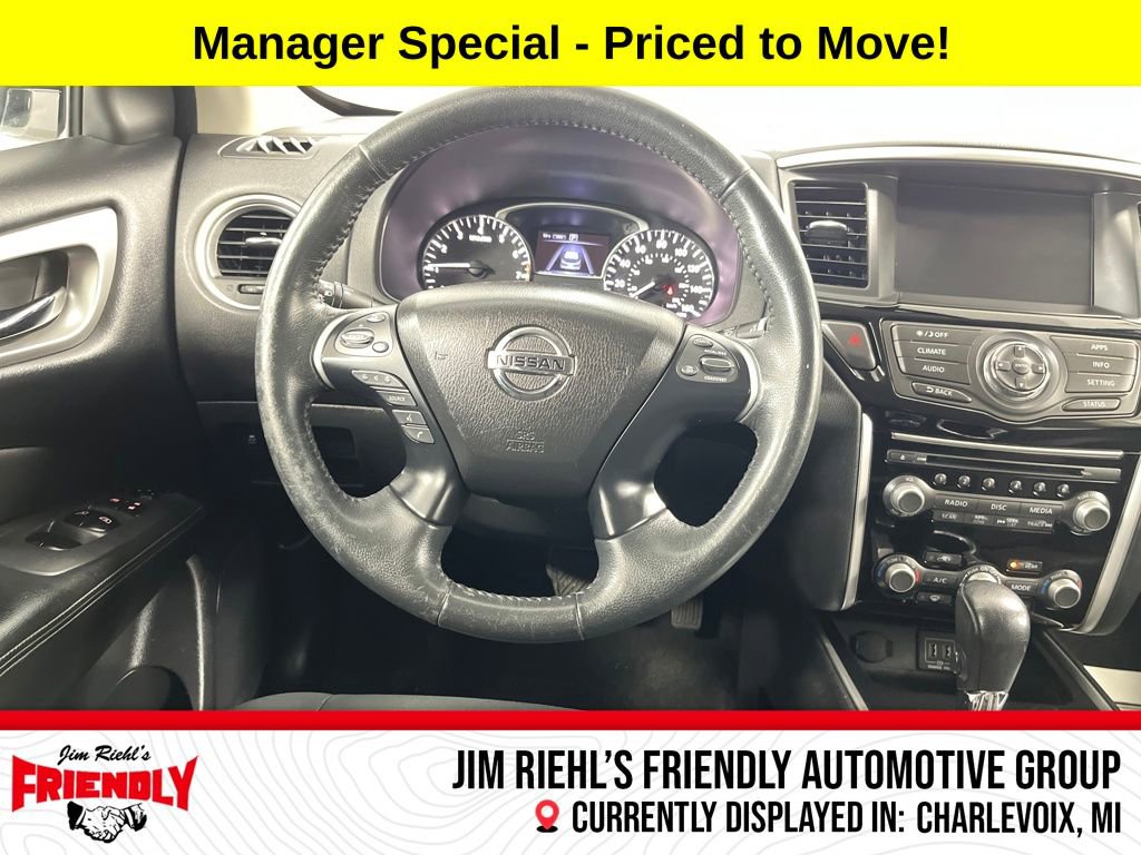 Used 2018 Nissan Pathfinder SV image 13